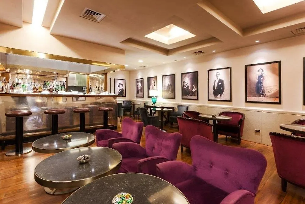 Hotel Accademia Verona 4*,