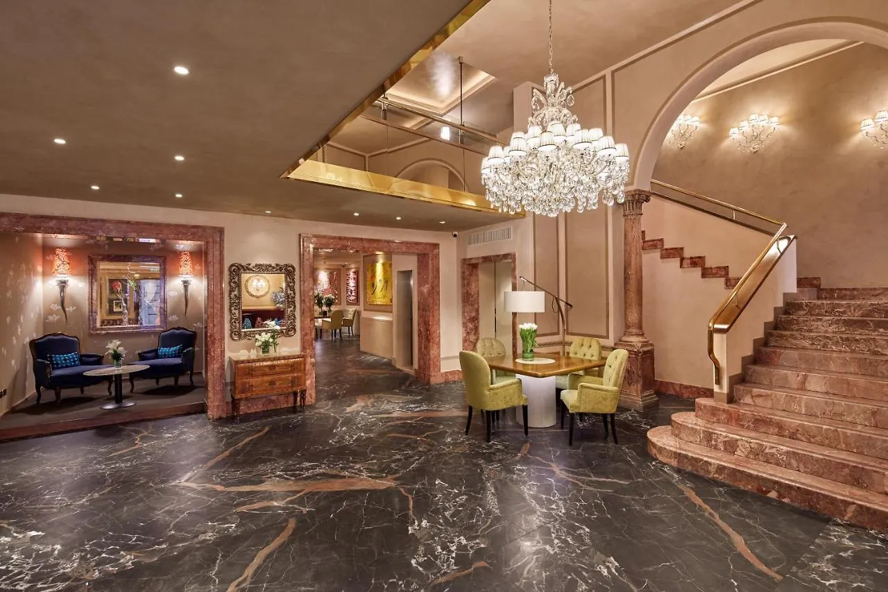 Hotel Accademia Verona 4*,