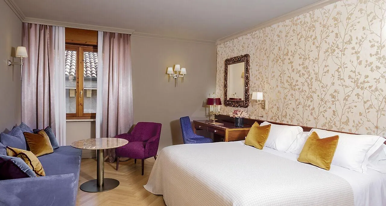 Hotel Accademia Verona 4*,