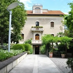 http://deco-hotel.hotels-perugia.com