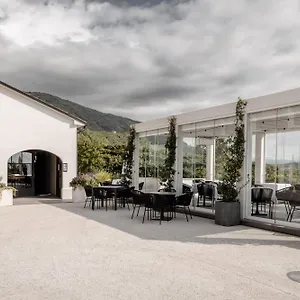 Mamagio Hotell